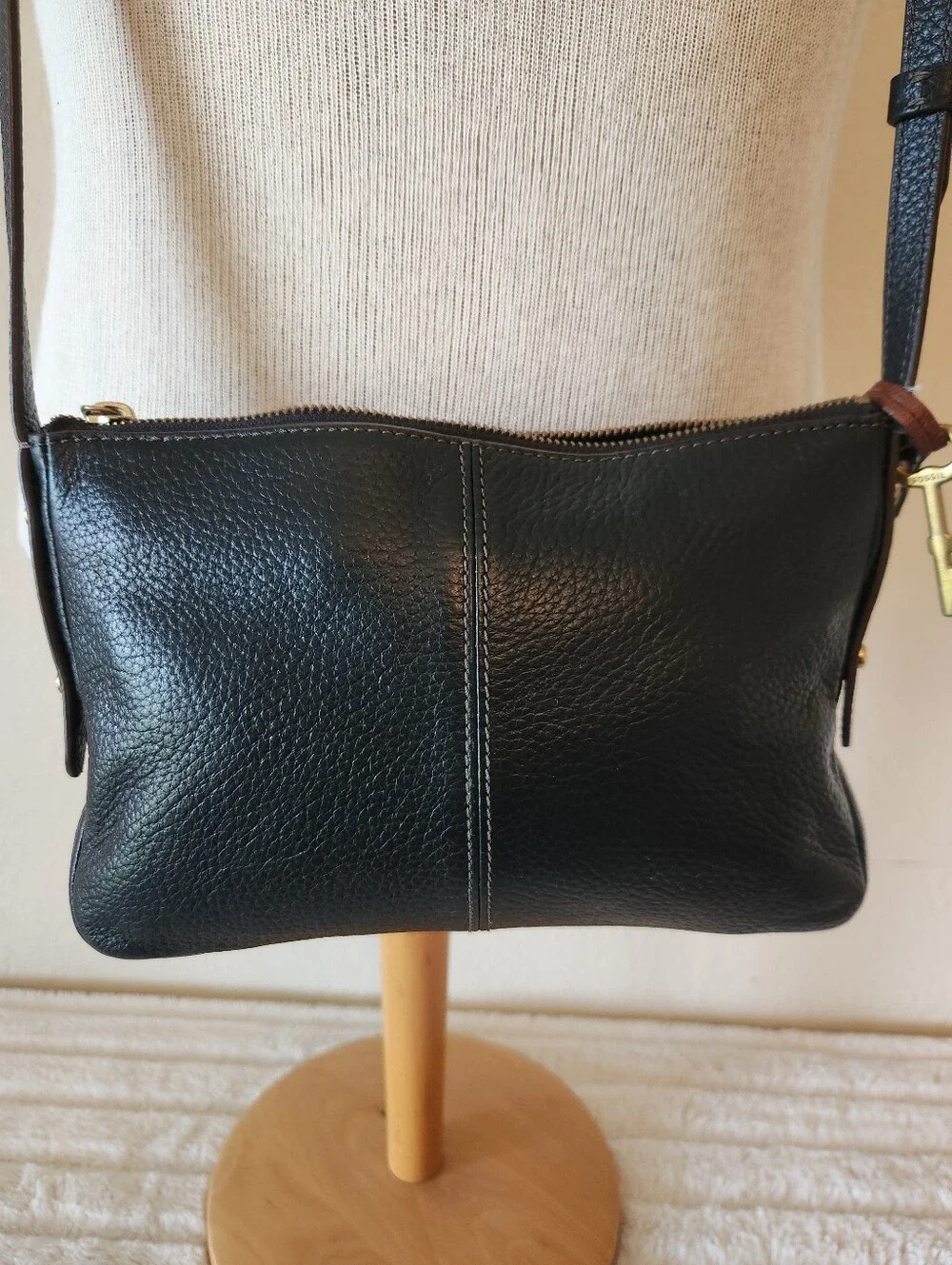 FOSSIL Black Pebbled Leather Crossbody/Shoulder Purse Adjustable Leather Strap